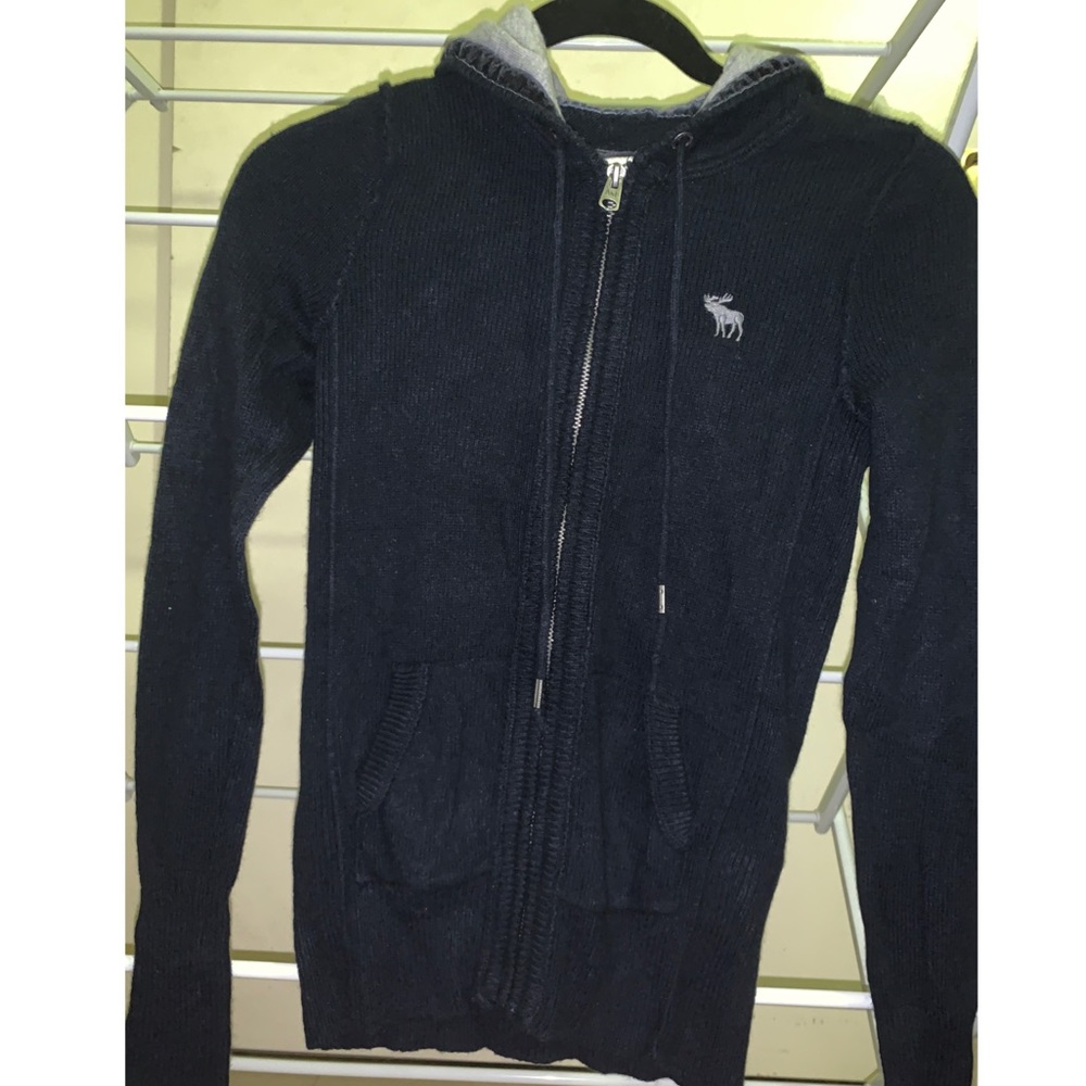 Fitted black jacket